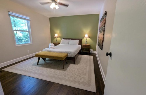 Durham House | The Homestead Bungalow 2BR Den, Pets OK