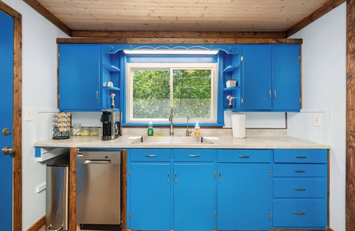 Bakersville House | The Honeycomb Hideout-Charming 2-bedroom house in marvelous Bakersville