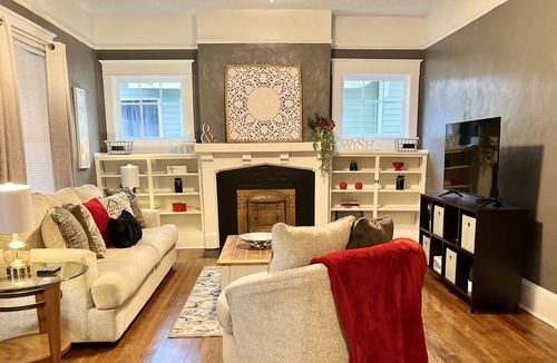 Goldsboro House | The Honeycomb Hideout 4bedroom 2bathroom