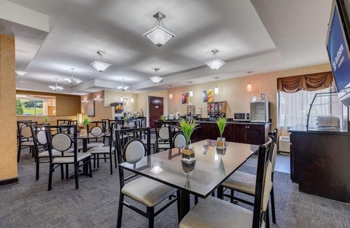 East Forest Hotel | The Independence Inn Charlotte/Matthews Hotel