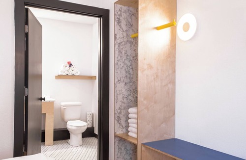 Berry Hill Hotel | The Iris Motel - Queen Room