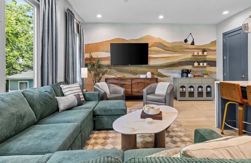Buena Vista House | The Iron Horse & Wild Rose - 8BR Dual Home Retreat