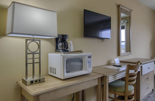 Ocean Isle Beach Hotel | The Islander Inn