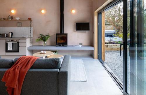 Etchinghill House | The Joiners Rest