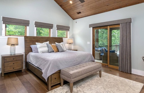 Nebo House | The Kingfisher | Pet Friendly, Lakefront Luxury, Private Beach
