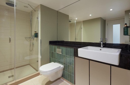 Richmond-upon-Thames Hotel | The Lensbury Resort
