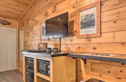 Bryson City Cabin | The Lodge Nantahala River. Bryson city, North Carolina. Suite #4