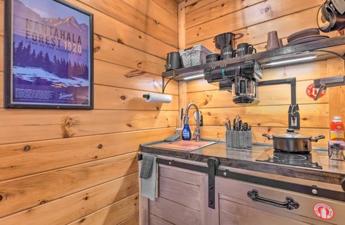 Bryson City Cabin | The Lodge Nantahala River. Bryson city, North Carolina. Suite #5