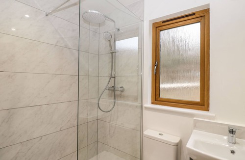 Upton Cheyney Cottage | THE LODGE, romantic, with a garden in Bitton