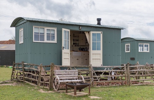 St Mary's Bay Cabin | The Lookerer by Bloom Stays - a rural shepherds hut with amazing views!