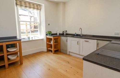 Embleton Apartment | THE LOOKOUT (EMBLETON), family friendly, with open fire in Embleton