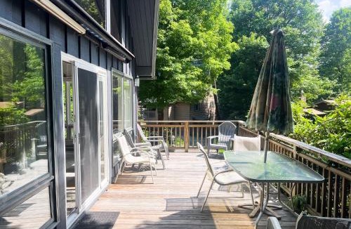 Newland House | The Loop Chalet