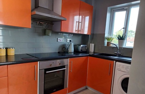 Dunstable Apartment | The Maltings-Old Door-Huku Kwetu-2 Bedroom-Fully-Serviced Apartment-Free Parking