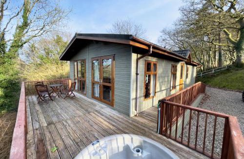 Molleston Cabin | The Maples