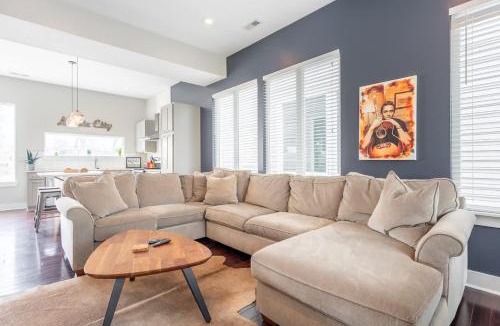 Chestnut Hill House | The Martin by Stay Local Nashville