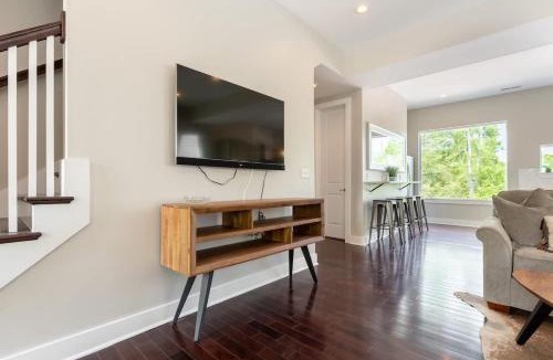 Chestnut Hill House | The Martin by Stay Local Nashville