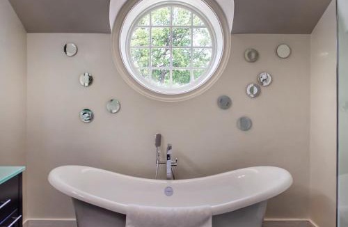 Cary Hotel | The Mayton