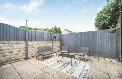 Llwchwr House | The Modern Cwtch House - Swansea