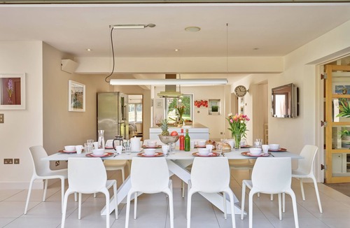 Cheltenham House | The Most Amazing House In Cheltenham/Cotswolds Ideal For Parties & Families
