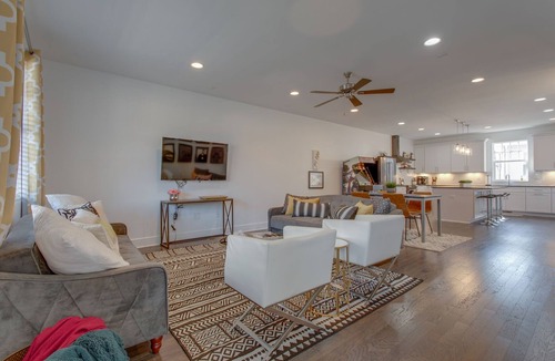 Historic Waverly House | The Nashville Maverick: Minutes to Downtown, Killer Melrose Locale, All the FUN