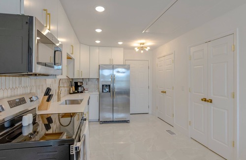 Nashville House | The Nashville Note/Modern/9mindowntown/NearAirport/HiSpeedWifi/Lots of Parking