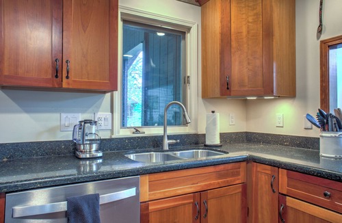 Brevard House | The Oak Lake House on Wanteska | Secluded Lakeferont Property