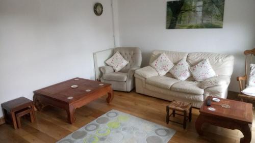 Upton Cheyney House | The Old Swan