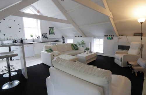 Llanybydder Cottage | The Old Workshop