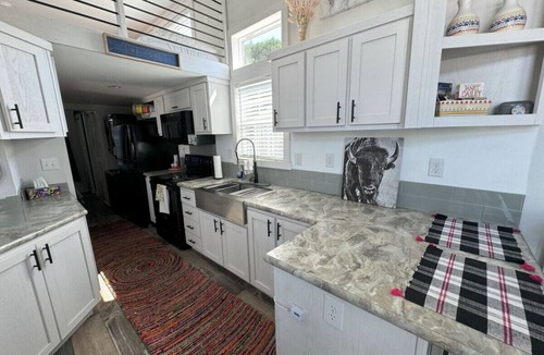 Sherrills Ford Apartment | The Overlook - A Tiny Home In Sherrills Ford