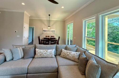 Nebo House | The Overlook at Lake James