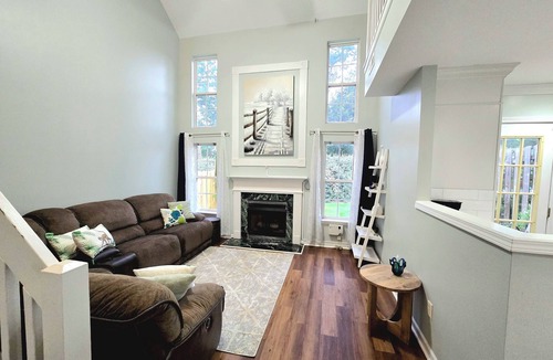 Davis Lake - Eastfield House | The peaceful Oasis.A Charming n lovely 3 beds home in Charlotte