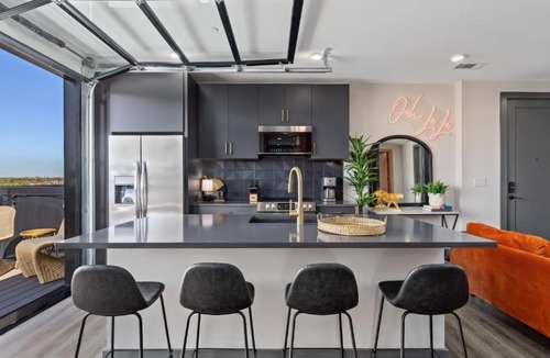 Rolling Mill Hill Apartment | The Penthouse - 3BR Rooftop - Downtown Nashville