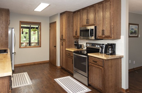 Countryside Acres Cabin | The Perch - Hot Tub, Game Room and Gorgeous Views