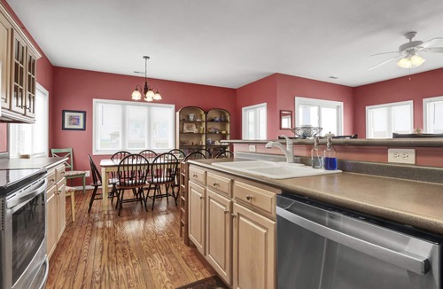 South End House | The Perfect View: Private beach access, elevator, close to Crystal Pier!