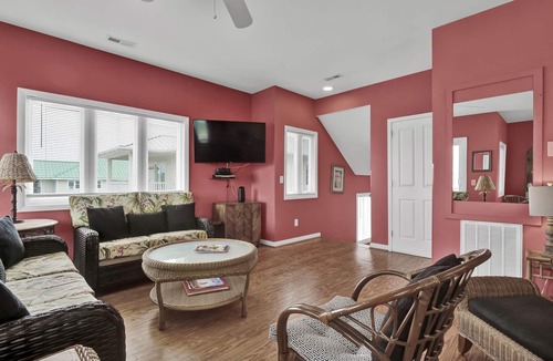 South End House | The Perfect View: Private beach access, elevator, close to Crystal Pier!