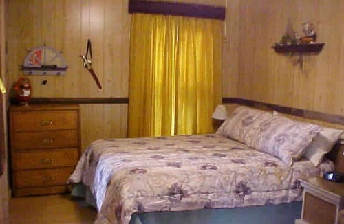Henderson Cabin | The Pirate's Den