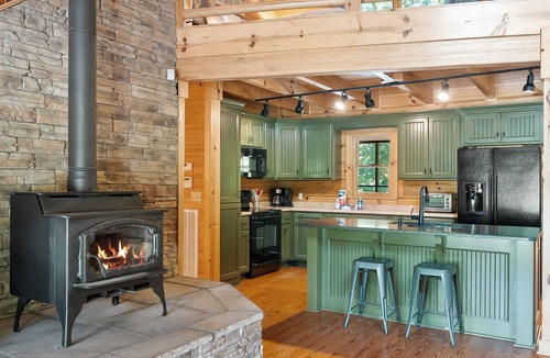 Smithville Cabin | The Porch Lodge at Center Hill Lake