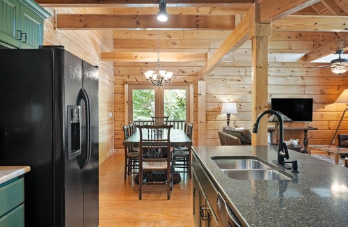 Smithville Cabin | The Porch Lodge at Center Hill Lake