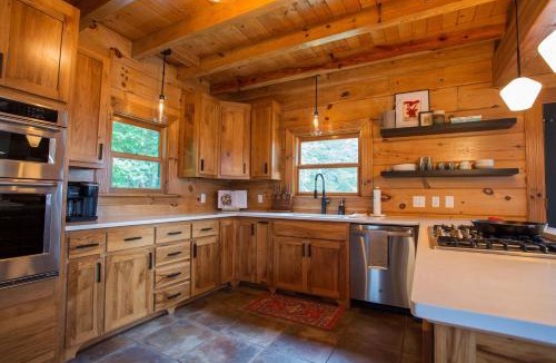 Bostic House | The Ridge: A Modern Cabin