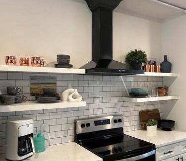 Pineville House | The Royal Haven
