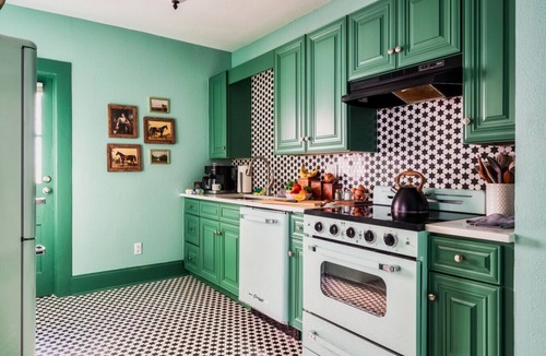 Wesley Heights Apartment | The Royal Treatment.