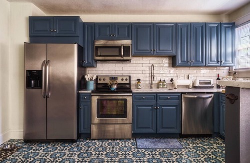 Wesley Heights Apartment | The Royal Treatment.