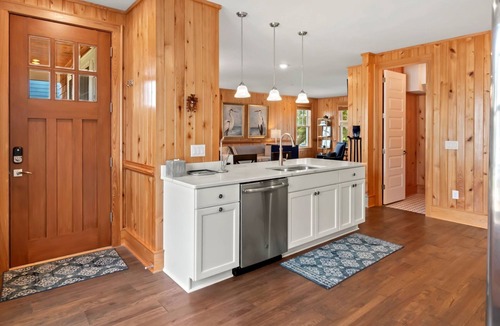 Historic Downtown Manteo House | The Seabiscuit* Walk to Festival Park & Downtown