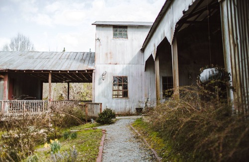 Warrenton House | The Seed House: Renovated Octagonal Barn, Dog-friendly!