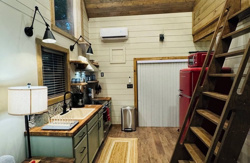 Boonville Cottage | “The Shack” on Farmers Creek. Tree house Tiny house