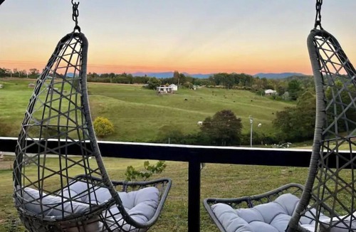 Alexander House | The Shell Dome ~Sauna ~Outdoor Shower ~Mtn Views ~Movie Projector ~Labyrinth