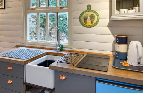 Sheriff Hutton House | The Shepherds Hut - Uk50986