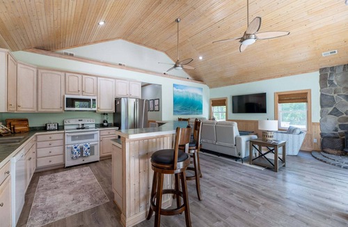 Carova Beach House | The Shore Bird - 4x4 Beach, Pool Table, Ping Pong, Pets OK, YR Flex Stays