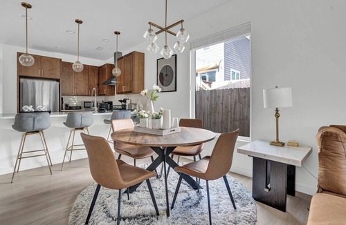 Hayes House | The Sojourn at Commonwealth 2-bedroom house in historic Durham with WiFi, AC