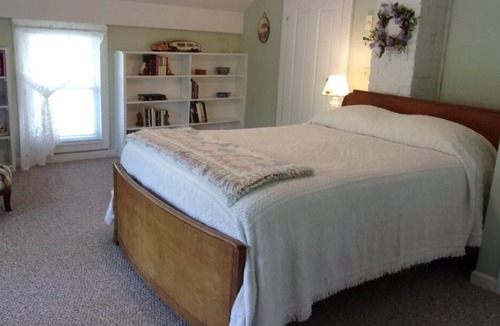 Warrensville Other | The Spring House, 1842 Farmhouse
